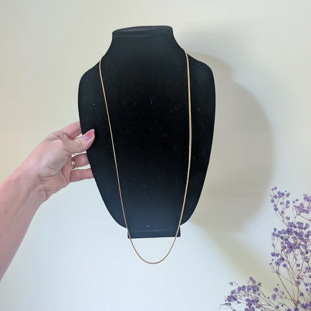 Elegant Gold Chain Necklace - Picture 2 of 8